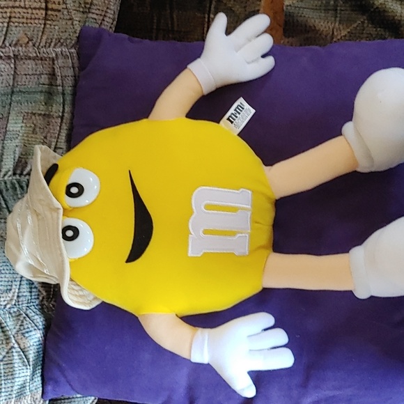 Yellow m&m 15 inch - Picture 1 of 2